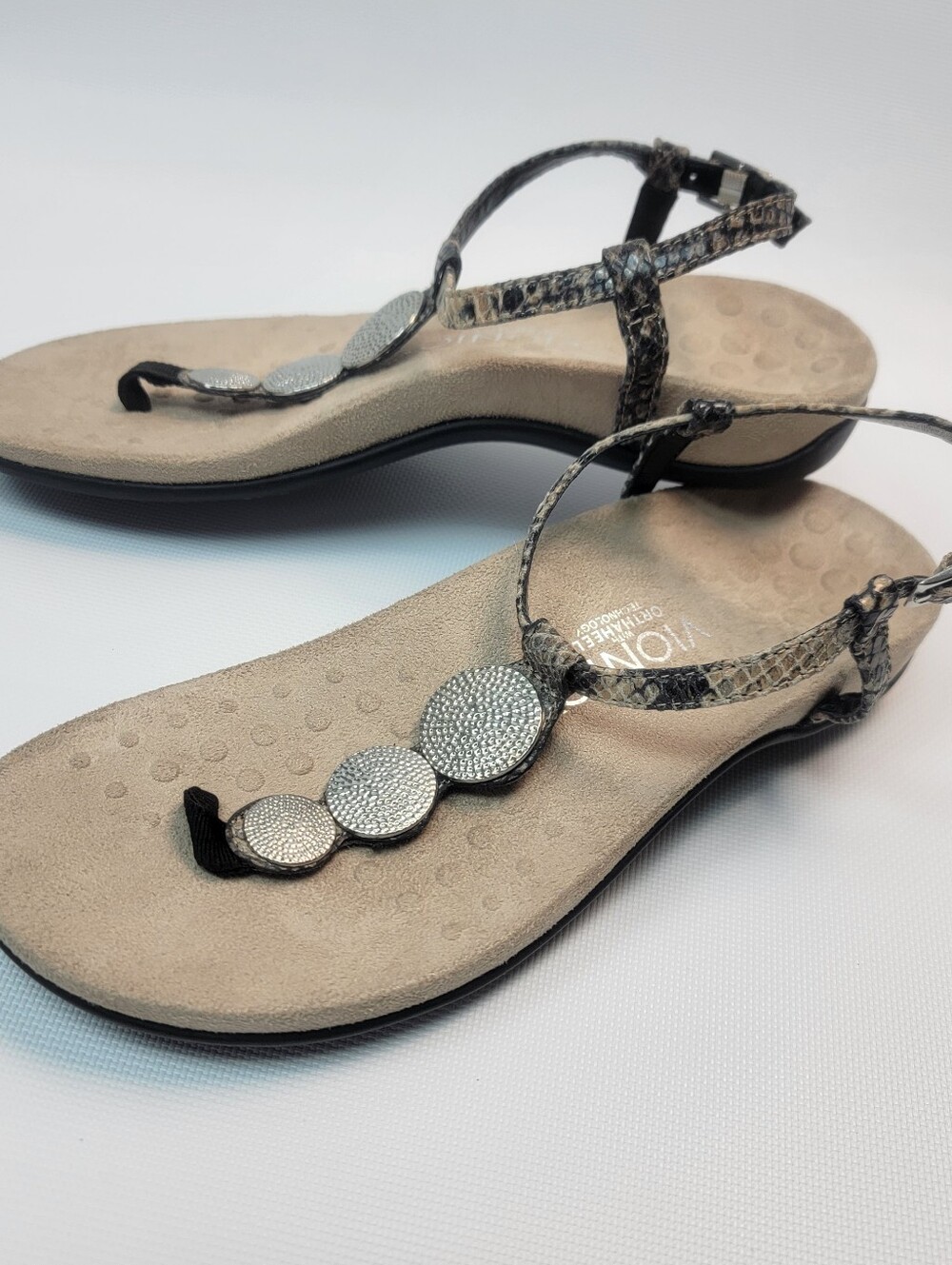 Vionic Lizbeth Thong Sandals Shoes Womens Beige Black Leather Snake Print Sz 7M